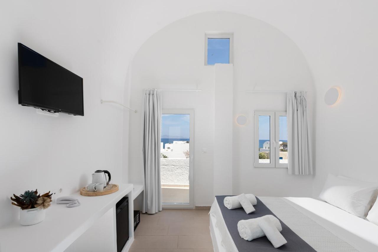 Voca Hotel & Suites Kamári エクステリア 写真