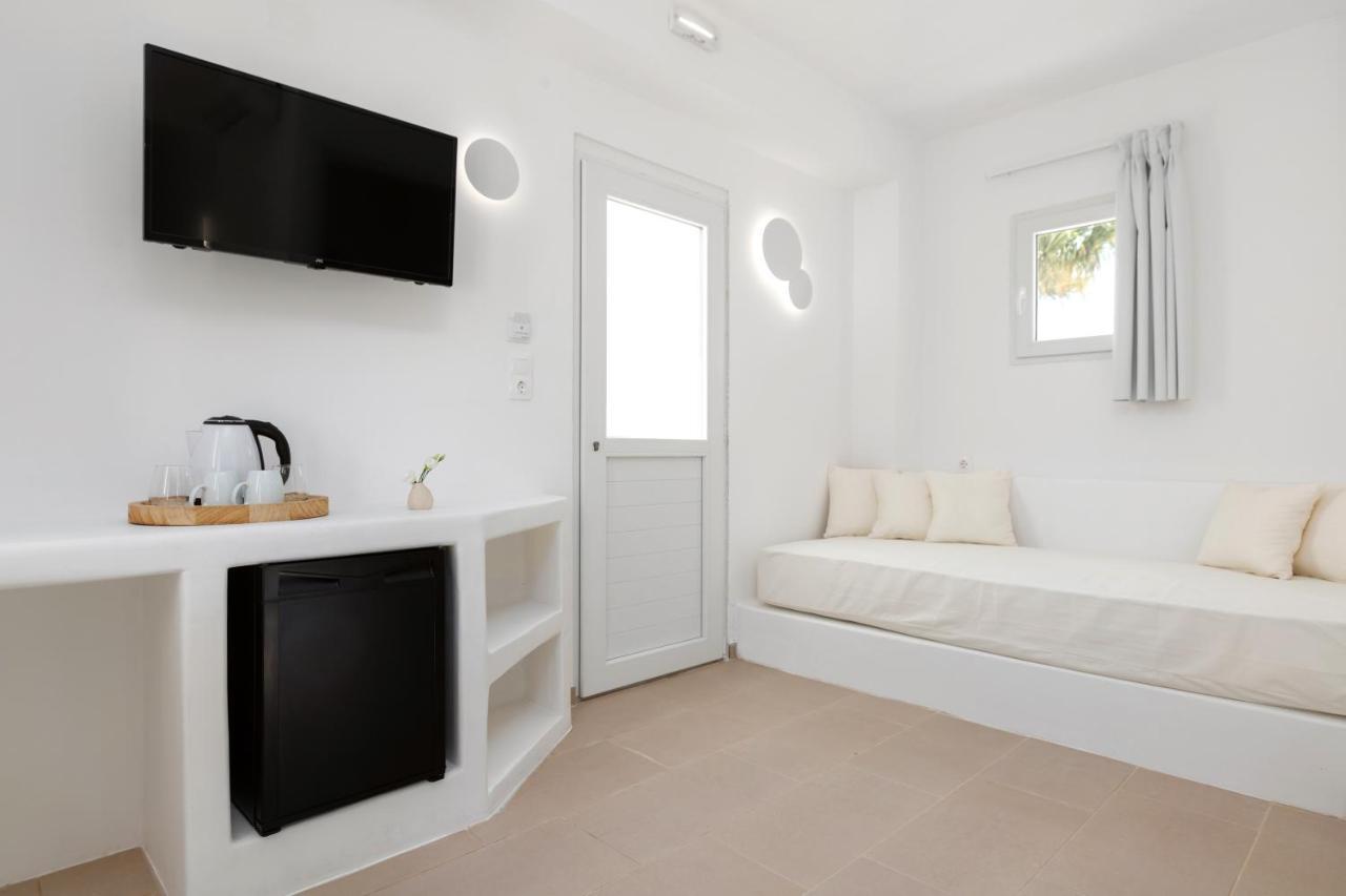 Voca Hotel & Suites Kamári エクステリア 写真