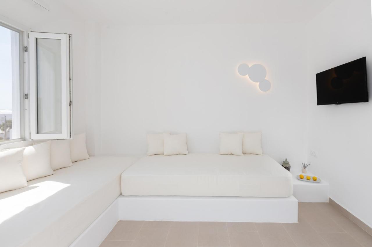 Voca Hotel & Suites Kamári エクステリア 写真