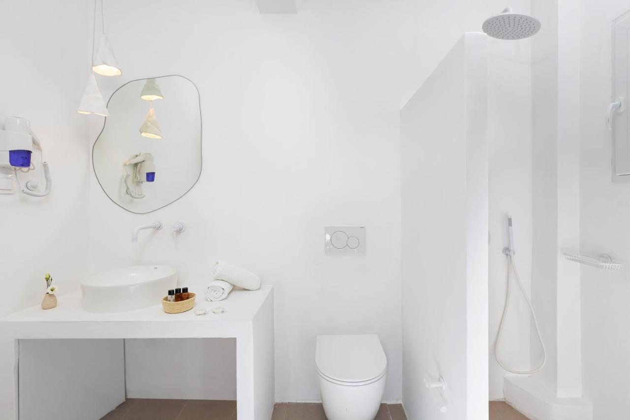 Voca Hotel & Suites Kamári エクステリア 写真