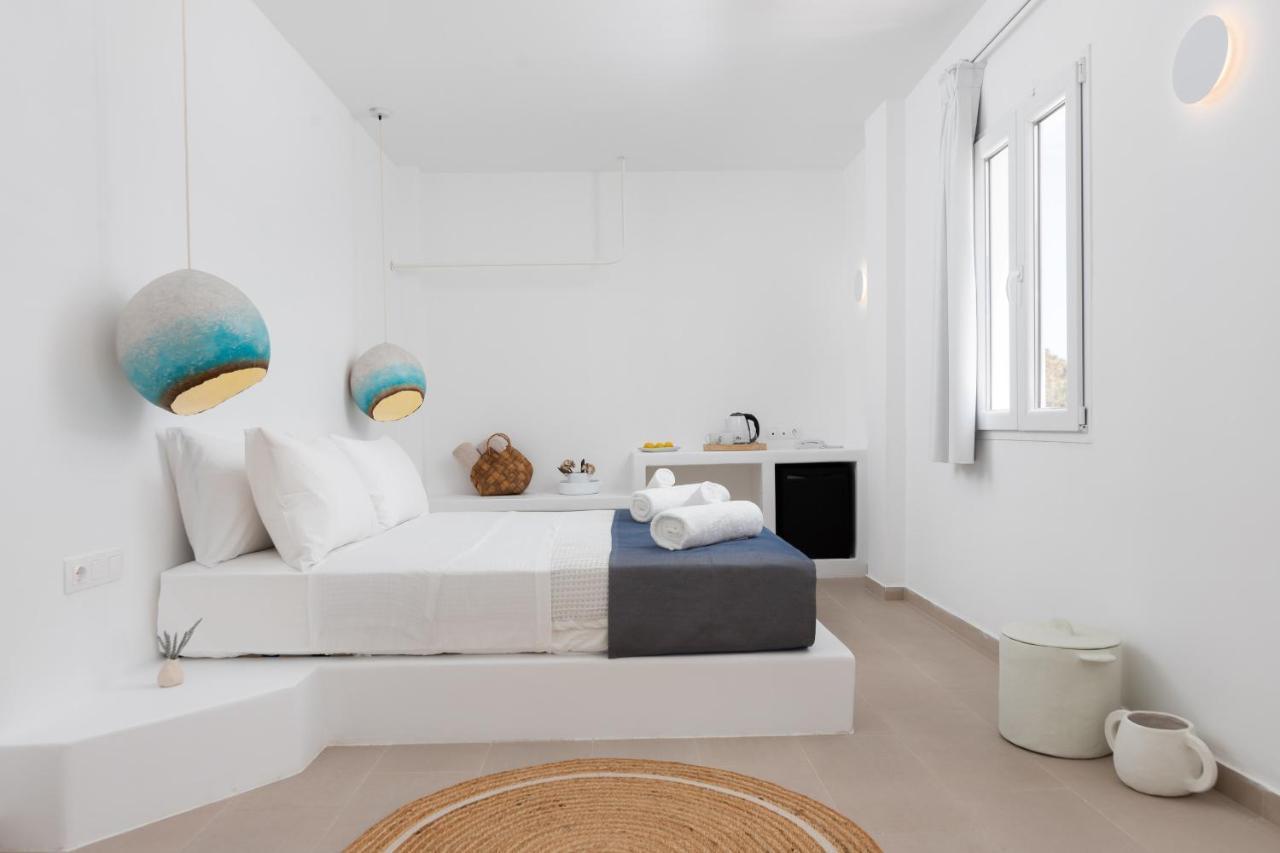 Voca Hotel & Suites Kamári エクステリア 写真